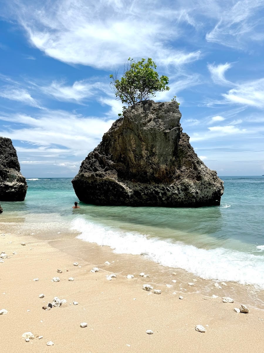 Bingin Beach