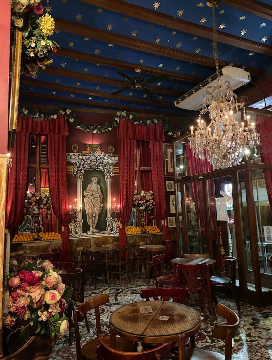 Cafe de las Horas - one of the most unique cafés in the city