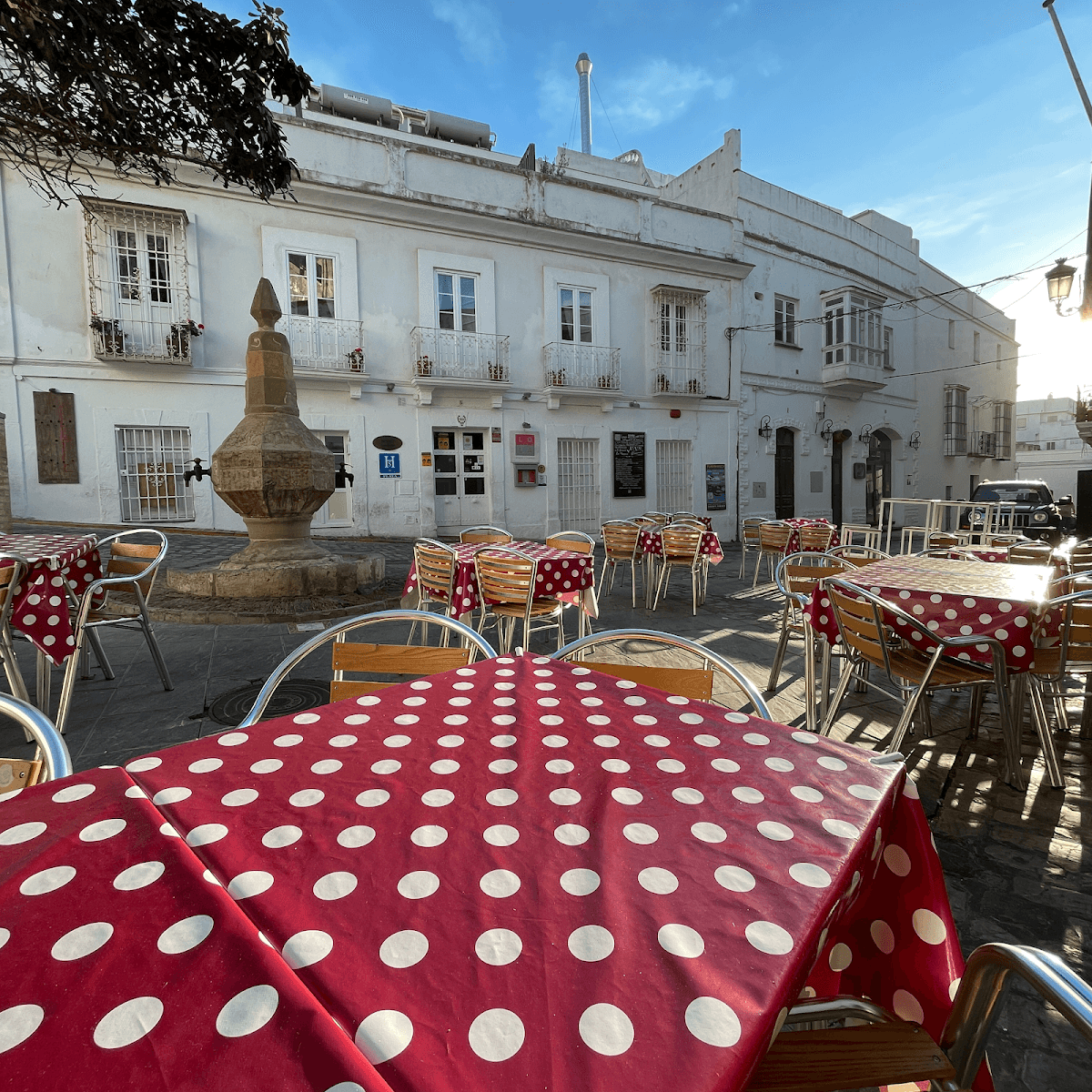 El Lola - Bar de Tapas y Flamenco