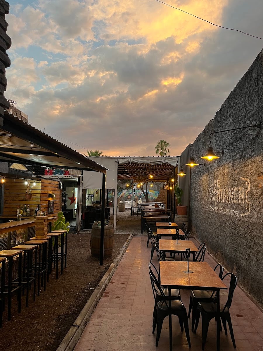 El Container 2.5- craft beer & burger house