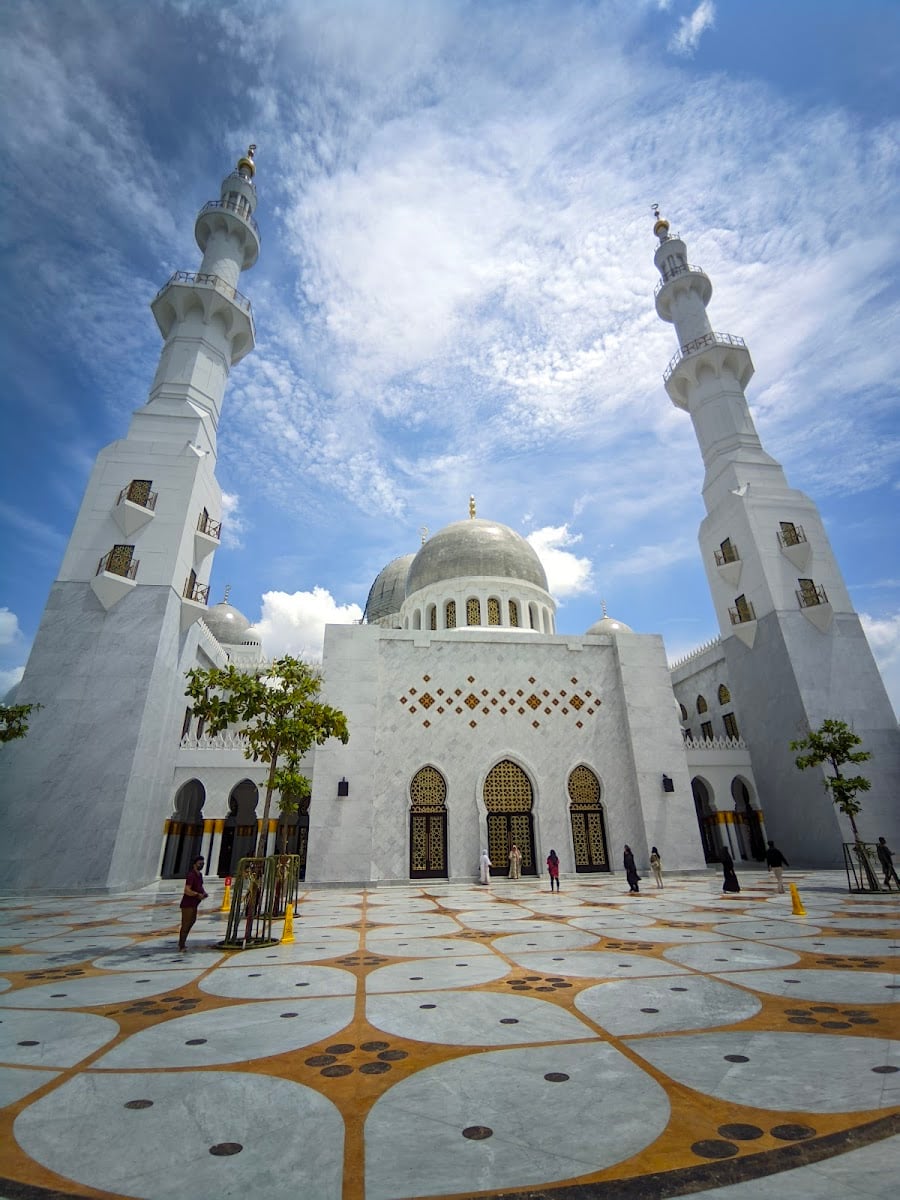 Masjid Raya Sheikh Zayed Solo Surakarta