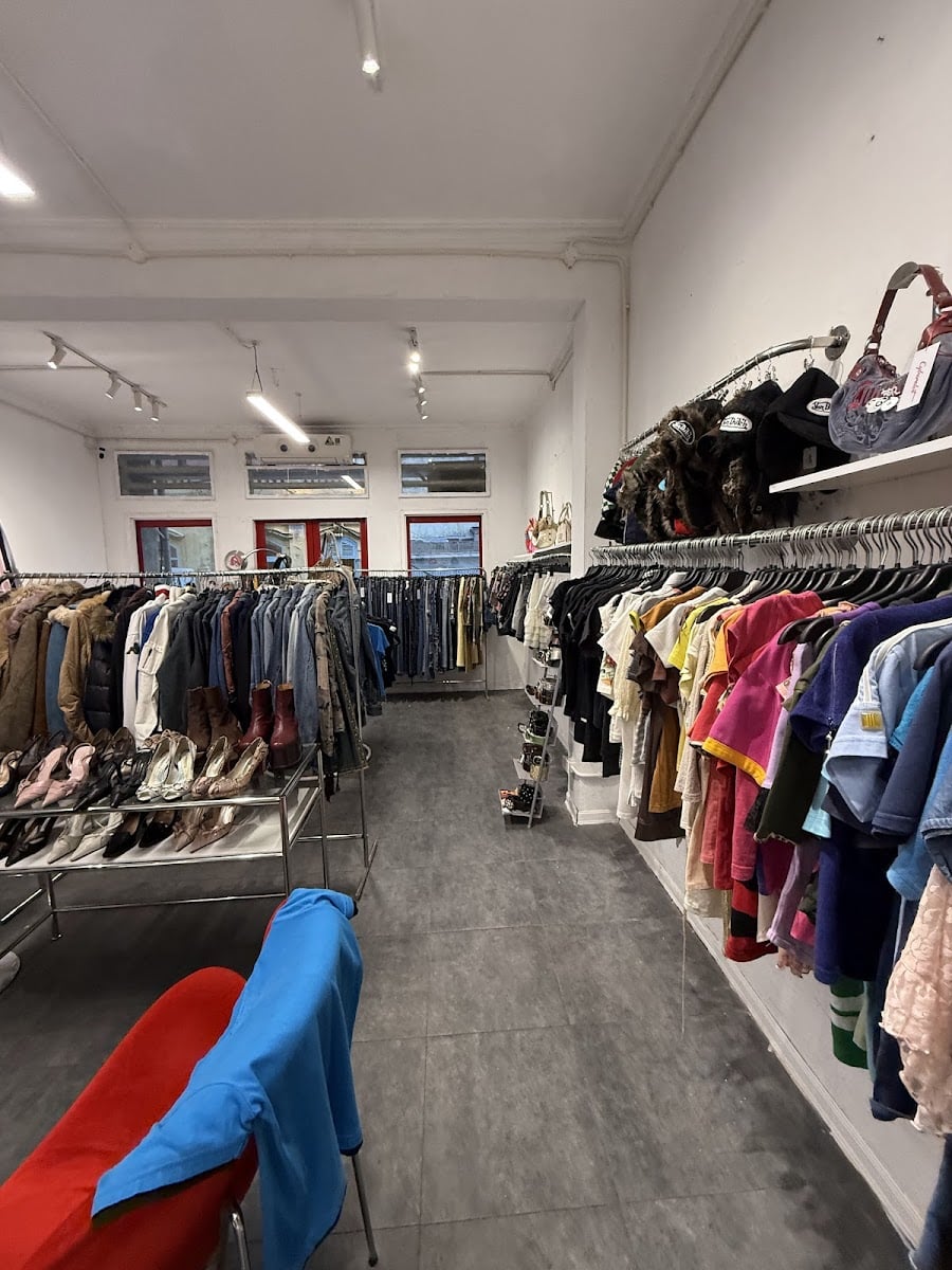 Cyberslvt Thirftshop