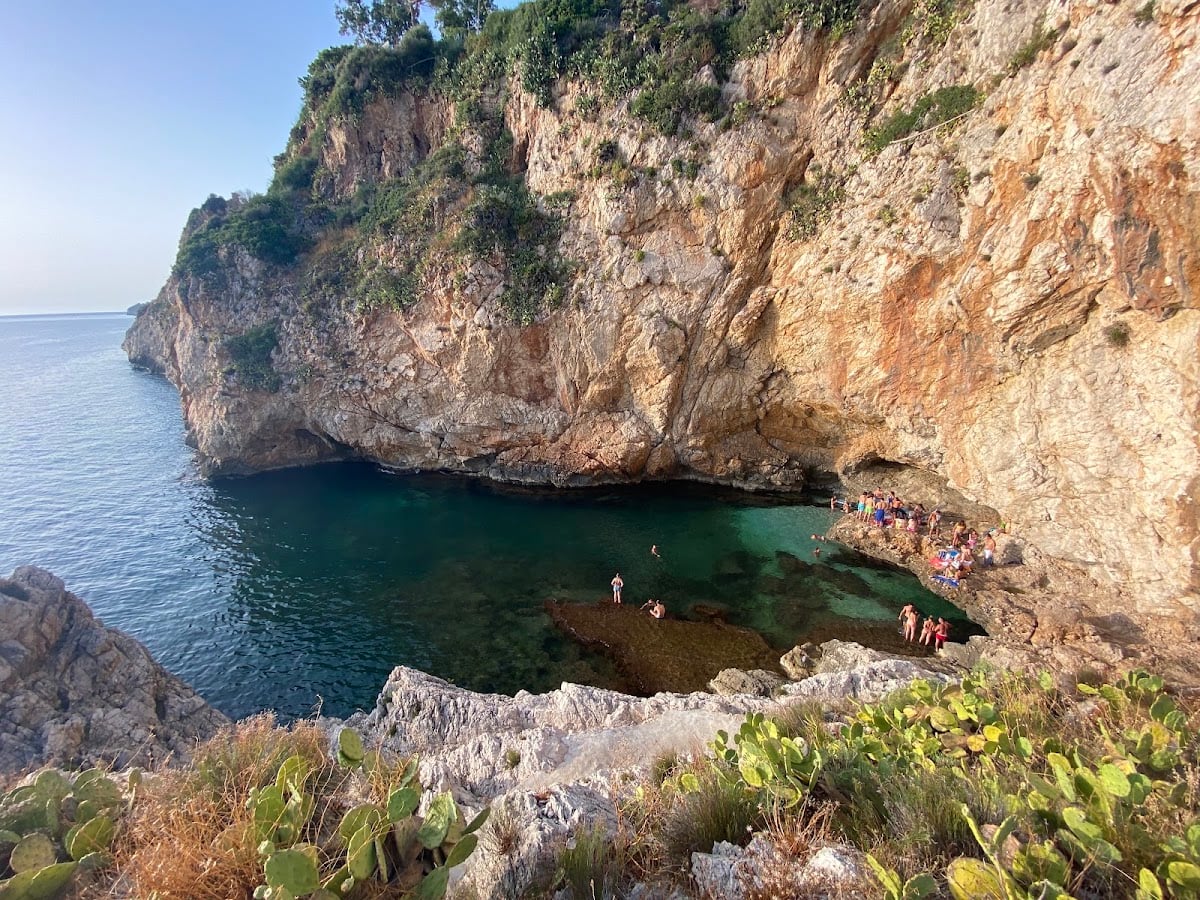 Paternella, Caletta