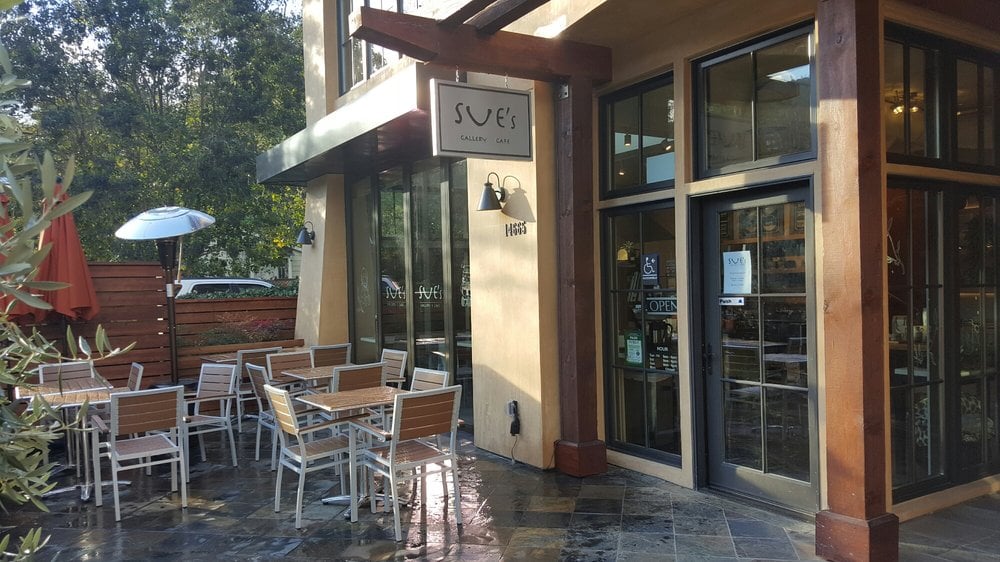 Sue's Gallery Cafe - Excellent seating both indoor and outdoor — but it’s the ultimate outdoor work place on a beautiful day