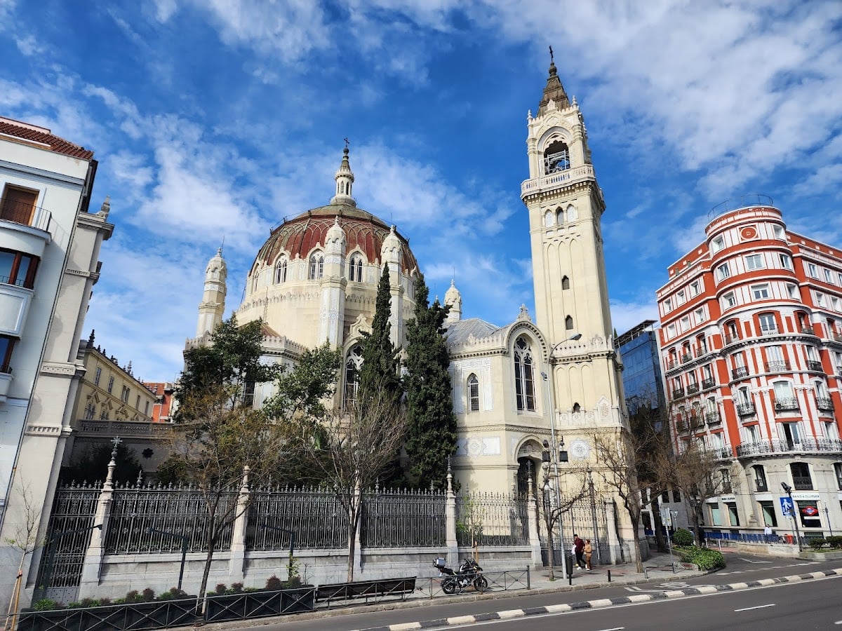 Iglesia de San Manuel y San Benito