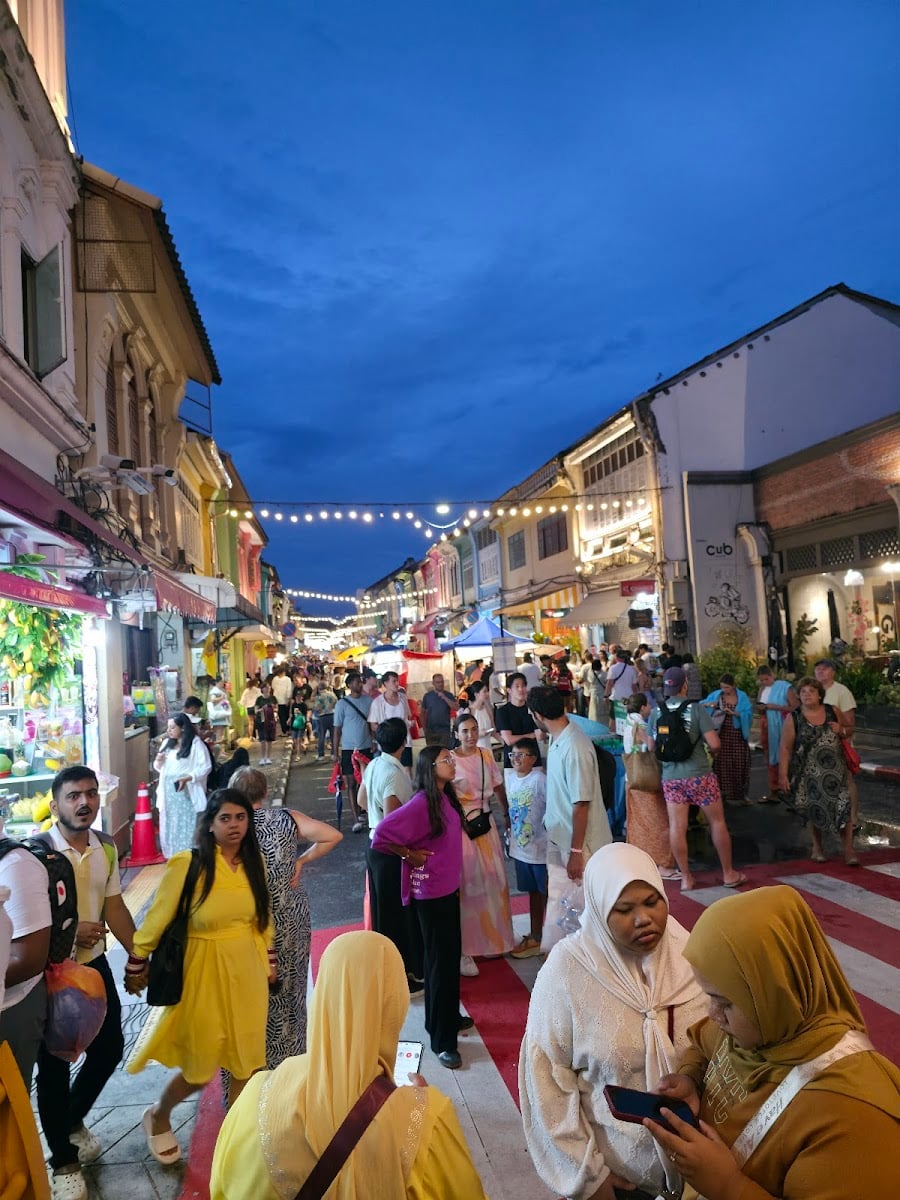 Phuket Old Town Sunday Night Market Walking Street - ナイトマーケット！