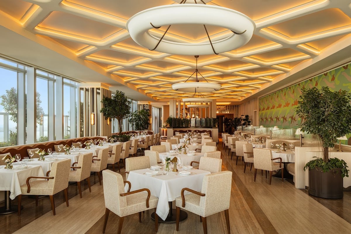 Seia Miami - 830 Brickell Plaza, Miami, FL 33131, United States