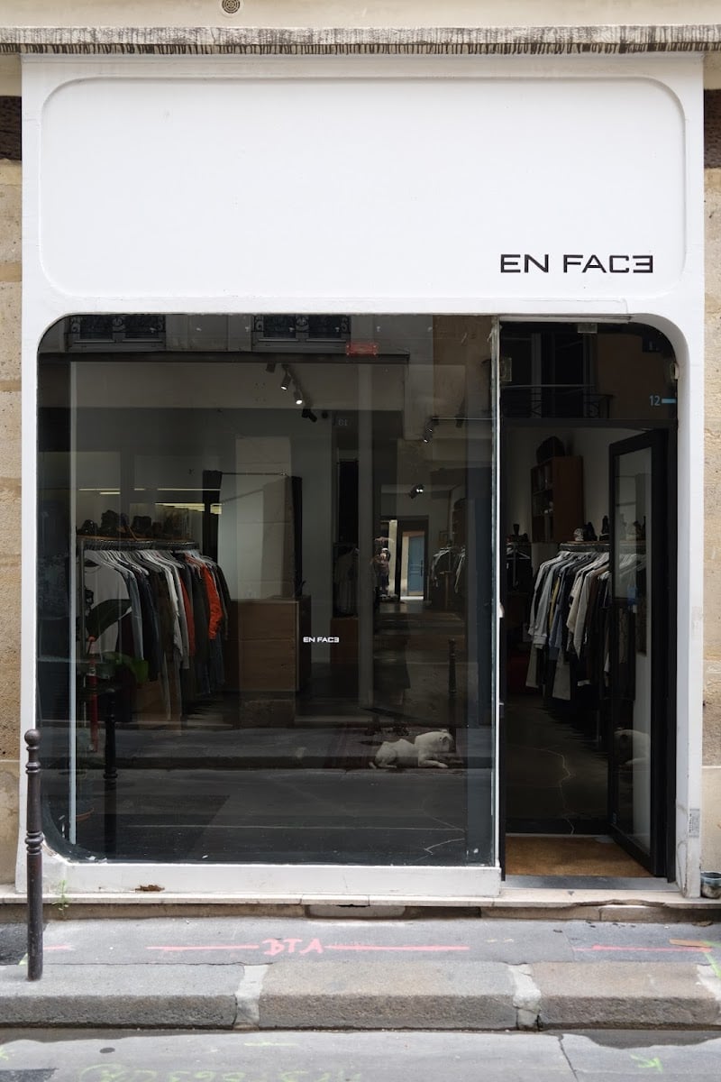 En face store