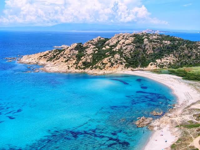 Spiaggia Monti Russu
