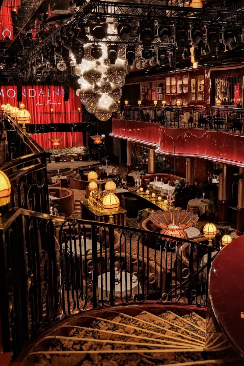 Mondaine de Pariso, Istanbul