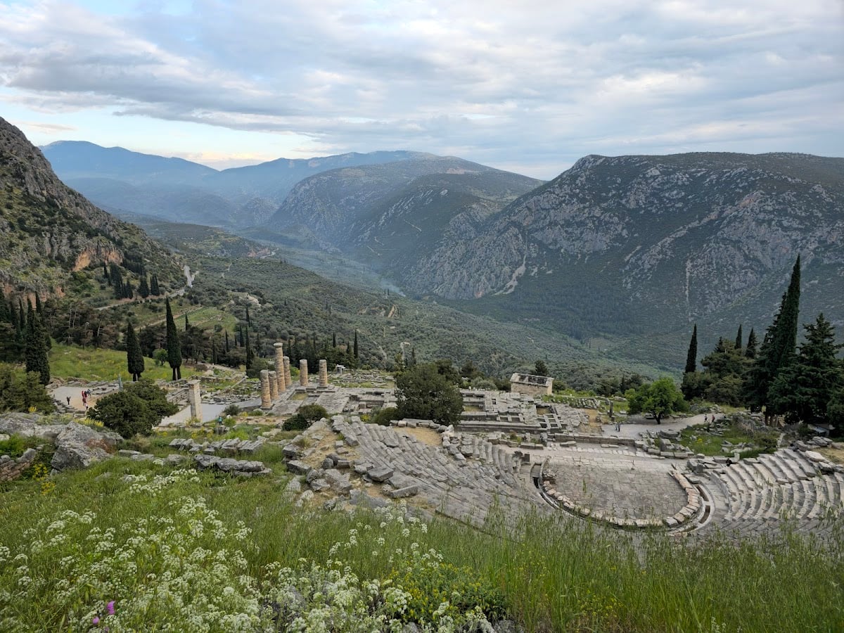 Templo de Apolo en Delfos - At 3h of athena