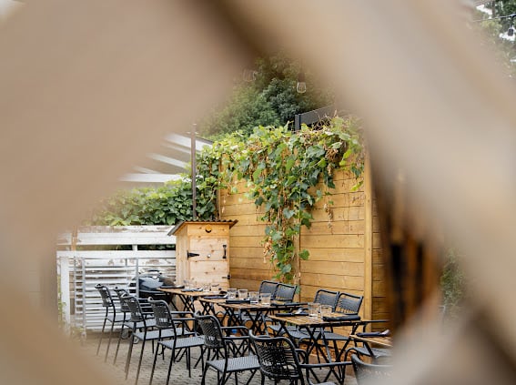 Saint Laurent Café