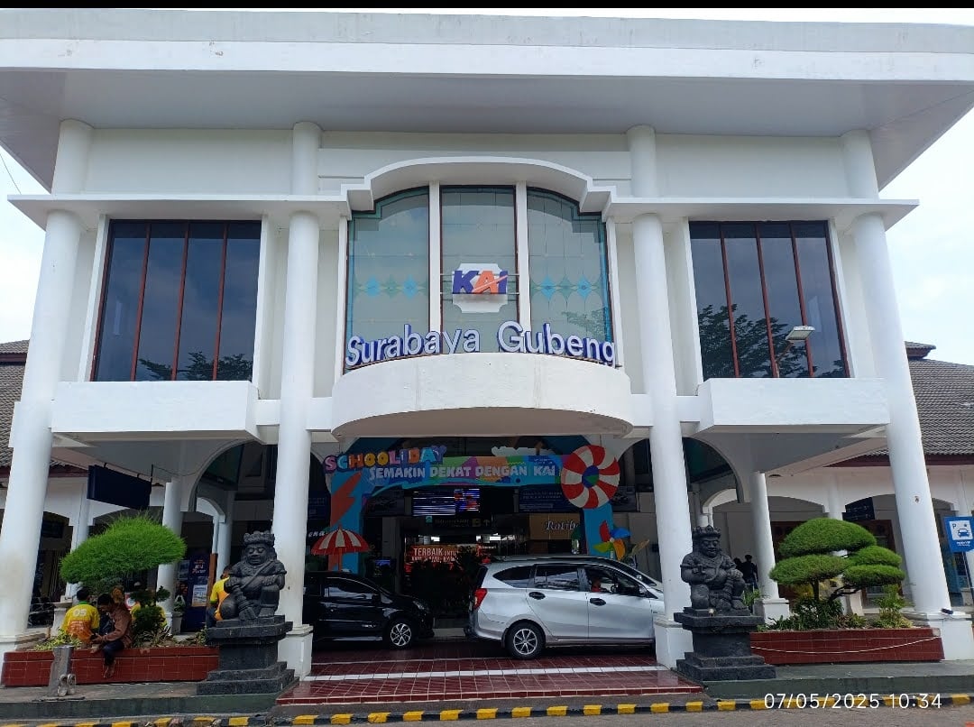 Gubeng Station