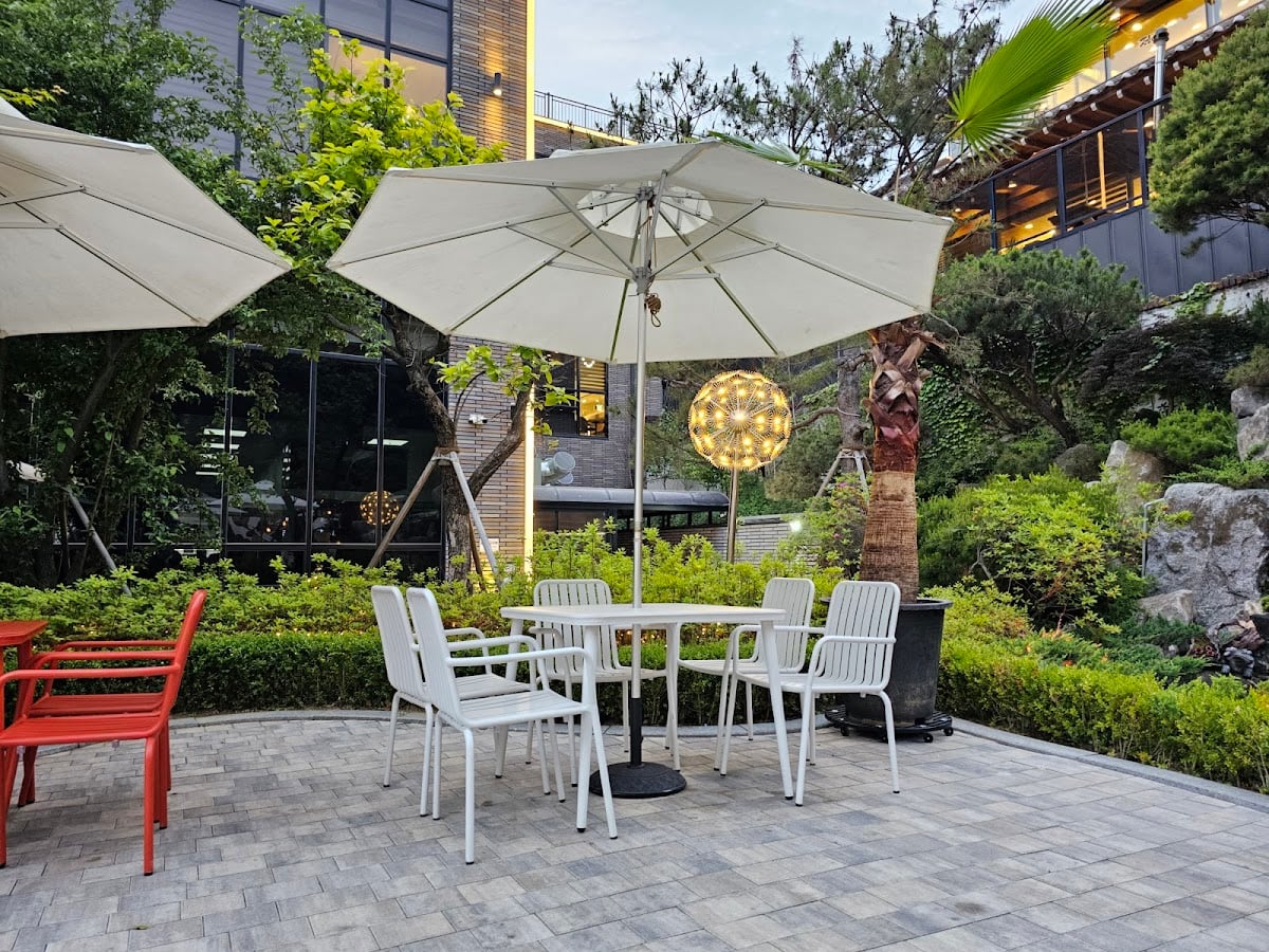 Forest Outings - Cafe,interior changes from season to season