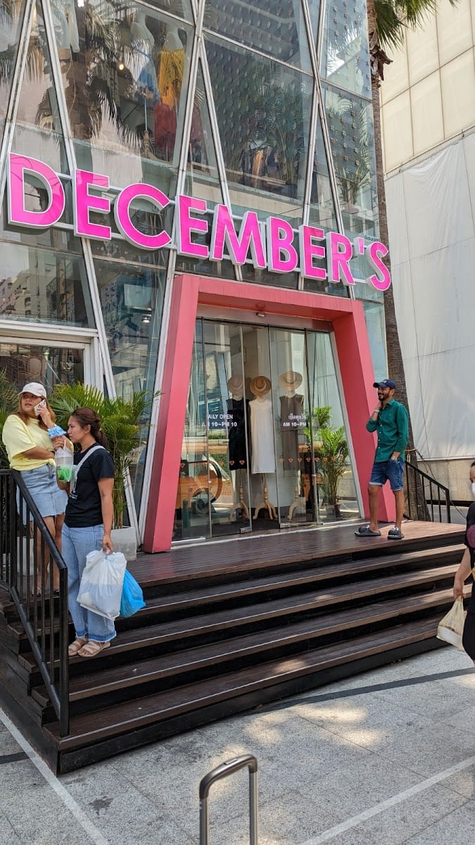 December’s - Shopping