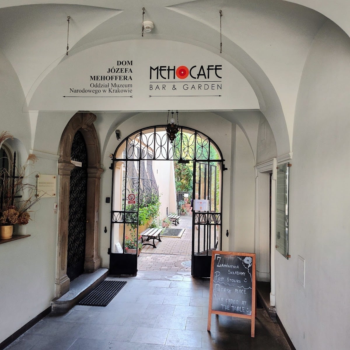 Meho Cafe | ogrodek kawiarniany