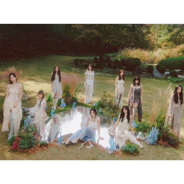 TWICE - Artist