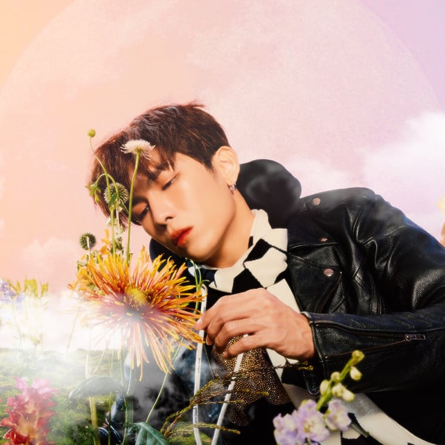 Mew Suppasit - Artist