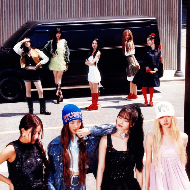 TWICE - Artist