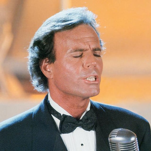 Julio Iglesias - Artist