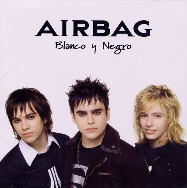 Blanco y Negro - Album · Airbag