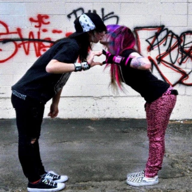 XOXO (Kisses Hugs) - Track · 6arelyhuman, horrormovies, Pixel Hood