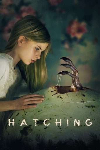 Hatching: Cría siniestra - Hanna Bergholm · 2022