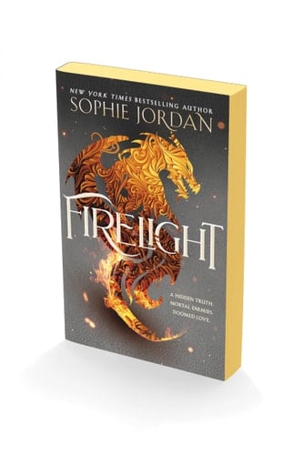 Firelight (Firelight, 1) - Sophie Jordan • 2024