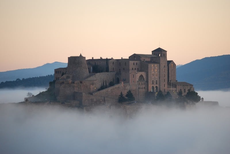 Castell de Cardona - This medieval castle is set in a breathtaking location and offers guided tours. You can also visit the mines located at the foot of the castle.
Distance: 1 hour by car.