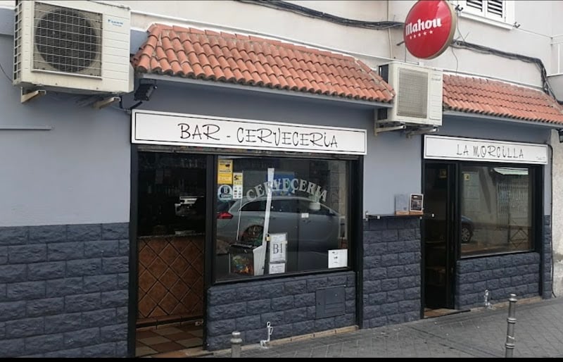 BAR-CERVECERÍA LA MORCILLA. - Bocatas con morcilla matachana y oreja