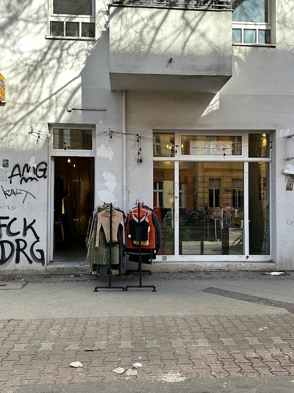 JUNO JUNO SHOP - for the girlies, unique pieces but pricier