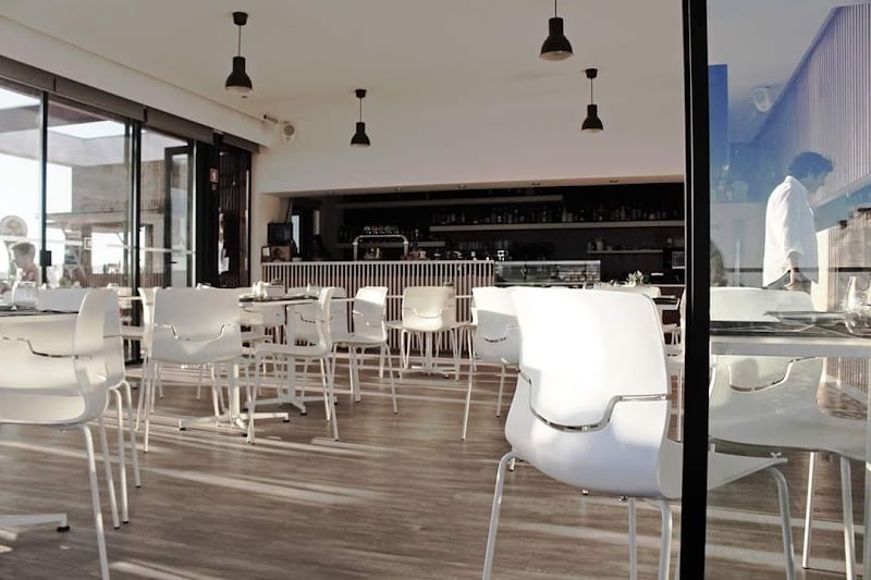 Bronze Seafood & Lounge Bar - Chiringuito en la playa de Aveiro. Aparcamos acv
