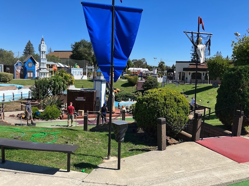 Golfland San Jose - High production value mini-golf course