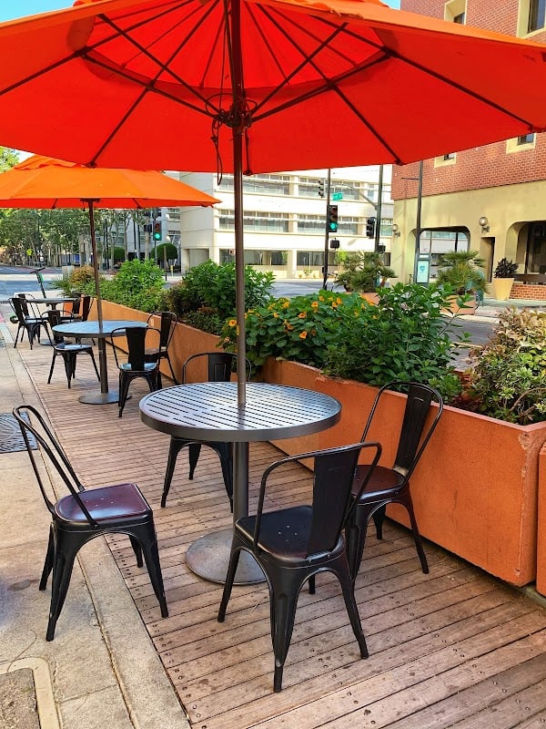 Nirvana Soul - Trendy cafe with funky decor