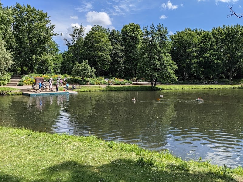 Zoppenbroicher Park - Dog friendly