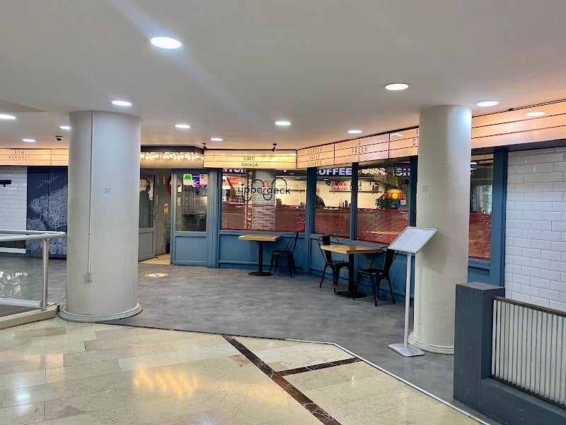 Upperdeck American Diner - 🍔