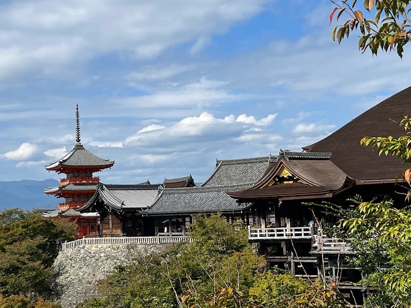 Kiyomizu-dera - Dope temple beautiful for sunset.