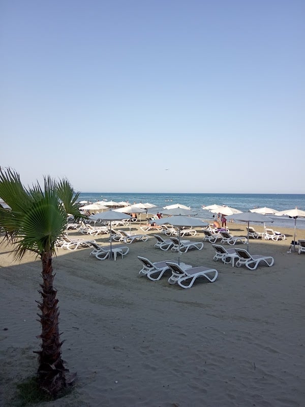 Makenzy Beach (Λάρνακας)