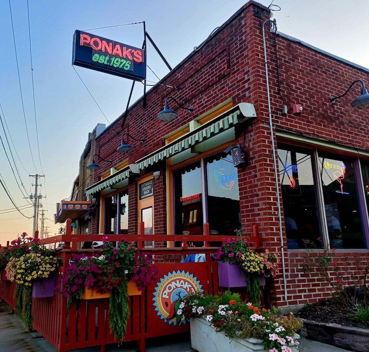 Ponak's Mexican Kitchen & Bar