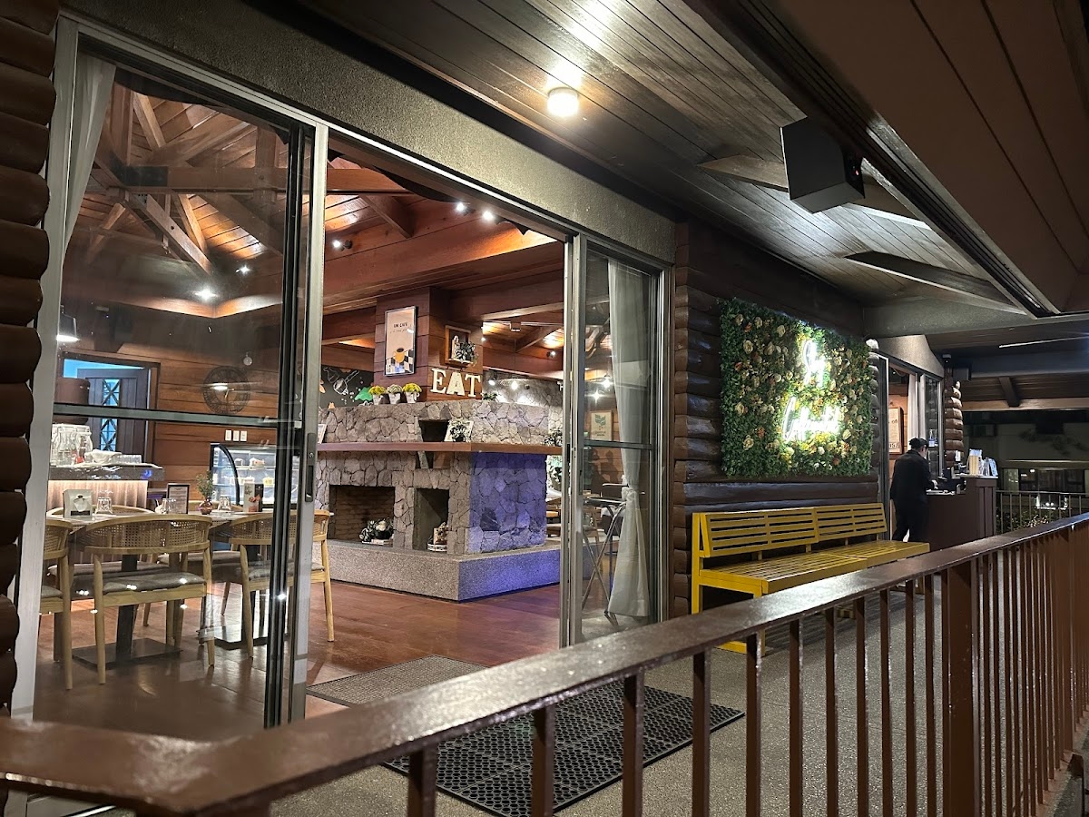 Yaletown Cafe