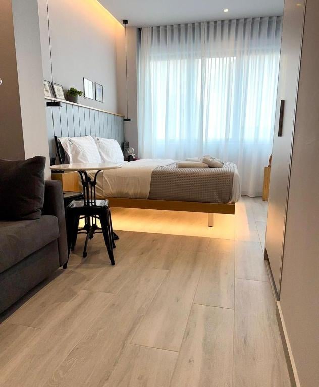 Triple A - Psiri Fruit Market Artistic Studios - FREE Parking! - Hotel