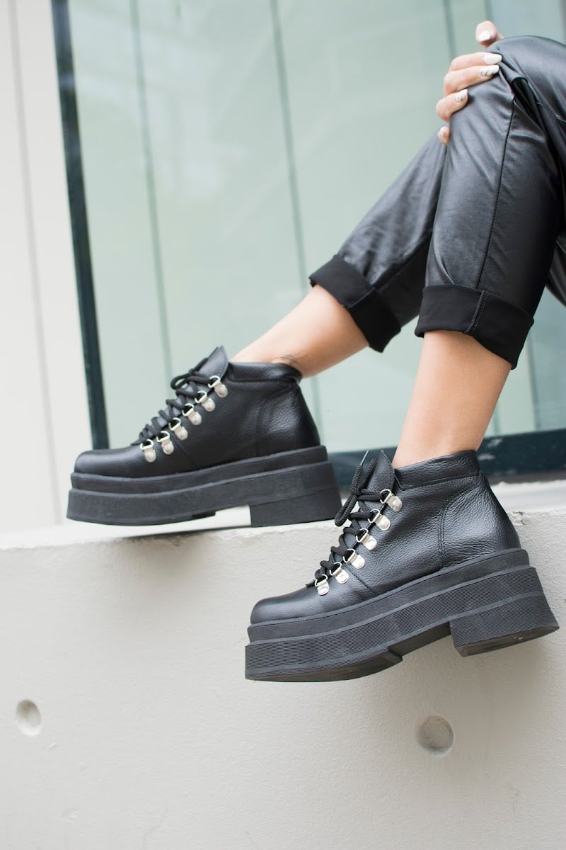 Bakanas Shoes