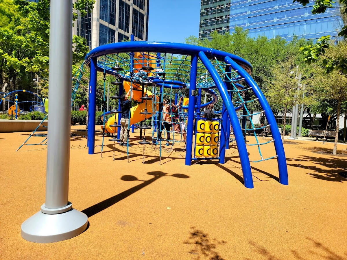 ⋆.˚ discovery green ⋆.˚୨୧