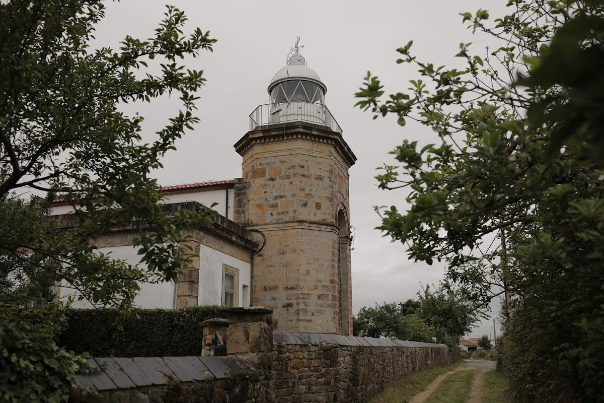 El Faro Unkempt Houses