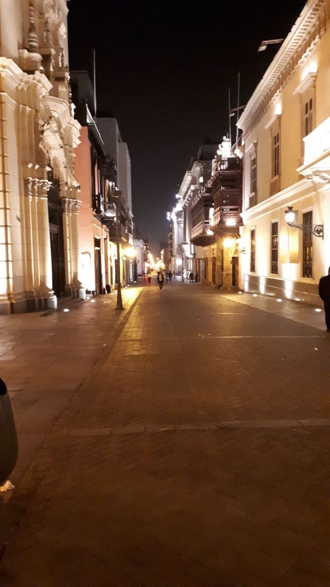 Jr. Ucayali 439 - Callejon con postres y dulces chinos