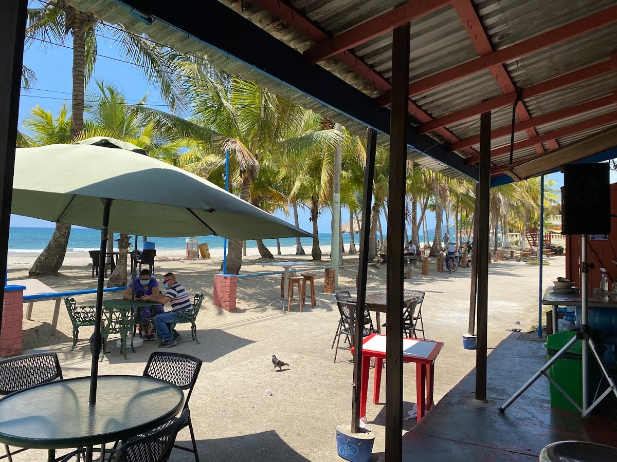 Arrecifes Bar & Grill