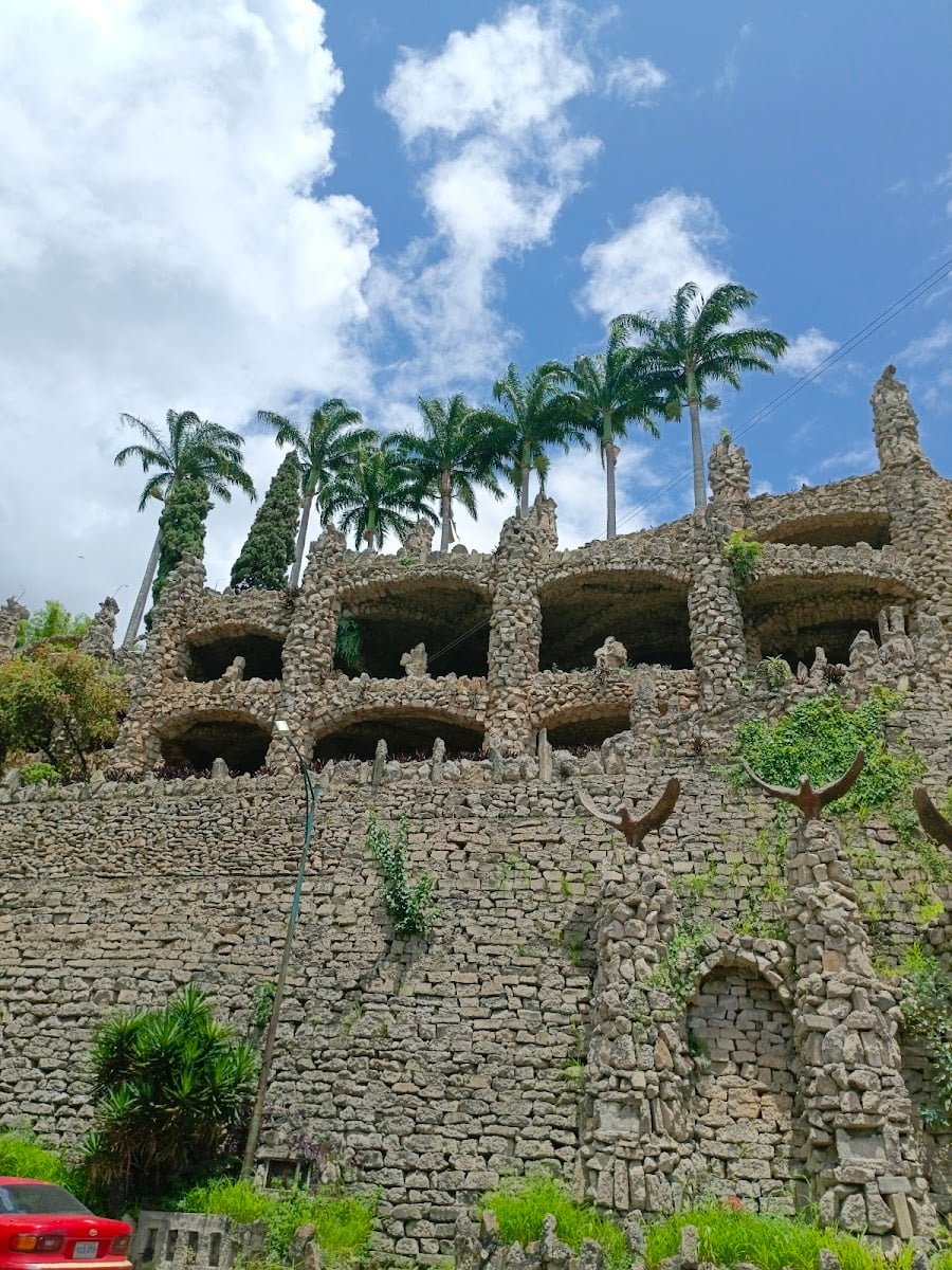 Castillo con Gárgolas
