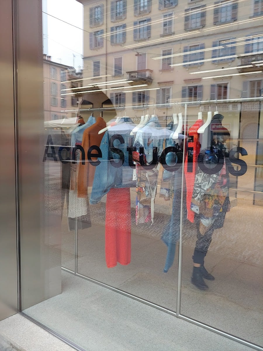 Acne Studios Piazza del Carmine
