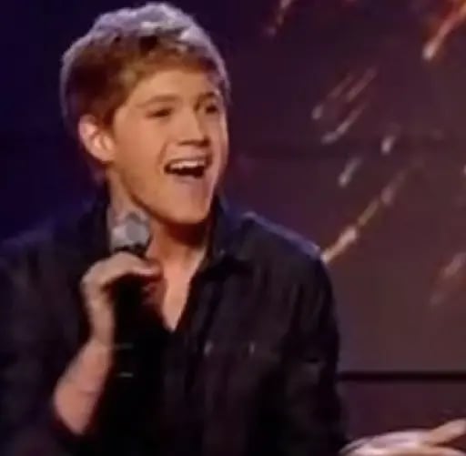 Niall singing ahhh in viva la vida
