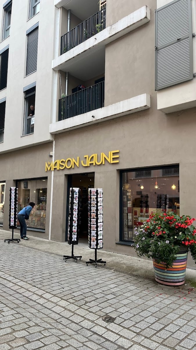 La Maison Jaune - 📚librairie
🏫Lyon